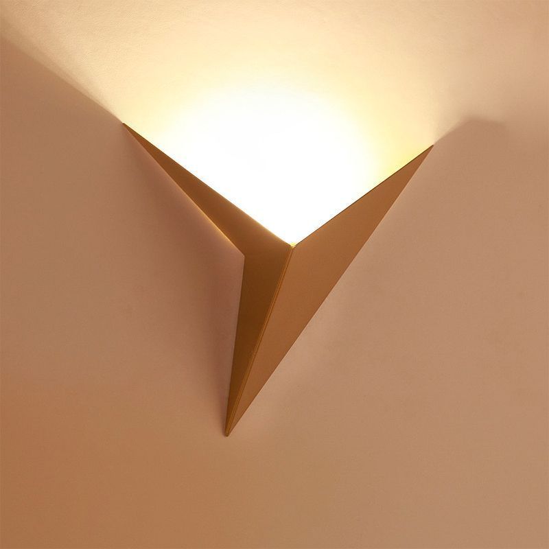 Modern minimalist triangle shape LED Wall Lamp5.jpg